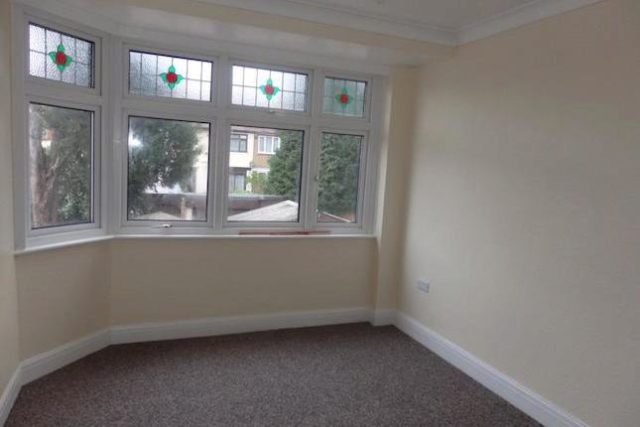  Image of 4 bedroom Property to rent in Ilfracombe Gardens Chadwell Heath Romford RM6 at Ilfracombe Gardens, Chadwell Heath RM6