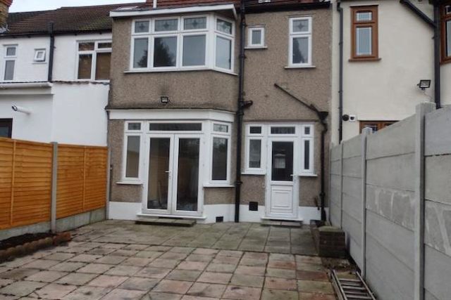  Image of 4 bedroom Property to rent in Ilfracombe Gardens Chadwell Heath Romford RM6 at Ilfracombe Gardens, Chadwell Heath RM6