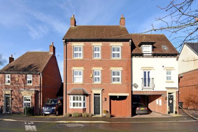  Image of 4 bedroom Semi-Detached house for sale in Stalbridge Drive Runcorn WA7 at Stalbridge Drive, Runcorn, Sandymoor WA7