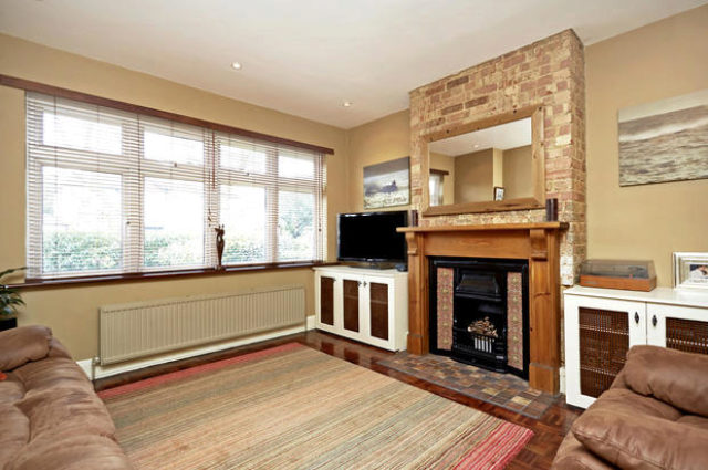  Image of 4 bedroom Semi-Detached house for sale in The Mount Coulsdon CR5 at The Mount, Coulsdon CR5