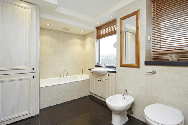  Image of 4 bedroom Semi-Detached house for sale in The Mount Coulsdon CR5 at The Mount, Coulsdon CR5