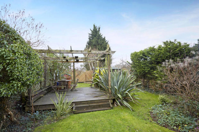 Image of 4 bedroom Semi-Detached house for sale in The Mount Coulsdon CR5 at The Mount, Coulsdon CR5