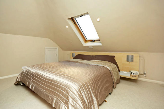  Image of 4 bedroom Semi-Detached house for sale in The Mount Coulsdon CR5 at The Mount, Coulsdon CR5
