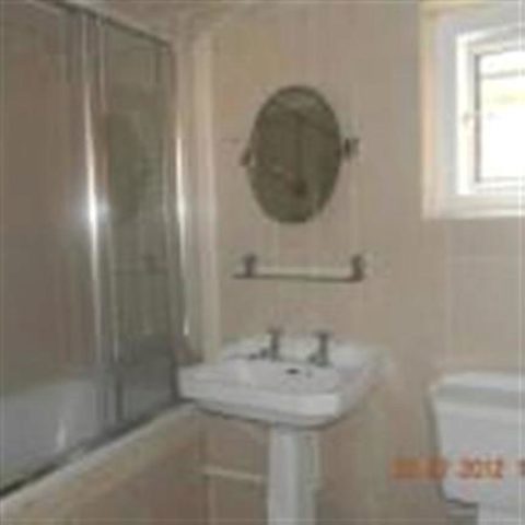  Image of 6 bedroom Property to rent in Shelbourne Road Bournemouth BH8 at Shelbourne Road, Bournemouth BH8