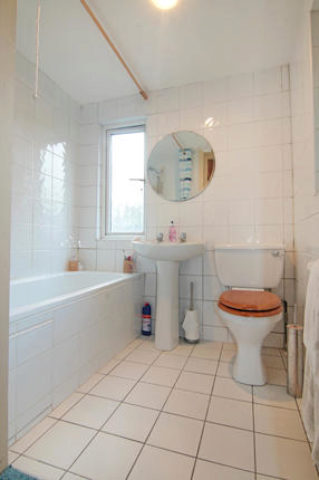  Image of 1 bedroom Maisonette for sale in Selhurst Road London SE25 at Selhurst Road, London SE25