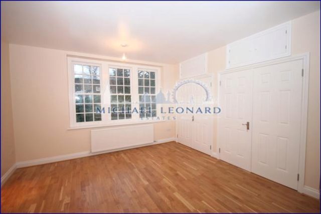  Image of 2 bedroom Flat to rent in Bracknell Gardens London NW3 at Fff Back, Bracknell Gardens, Hampstead NW3
