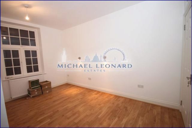  Image of 2 bedroom Flat to rent in Bracknell Gardens London NW3 at Fff Back, Bracknell Gardens, Hampstead NW3