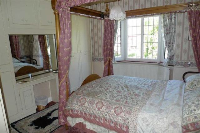  Image of 3 bedroom Semi-Detached house to rent in Newearth Road Walkden Manchester M28 at Newearth Road, Worsley, Manchester M28