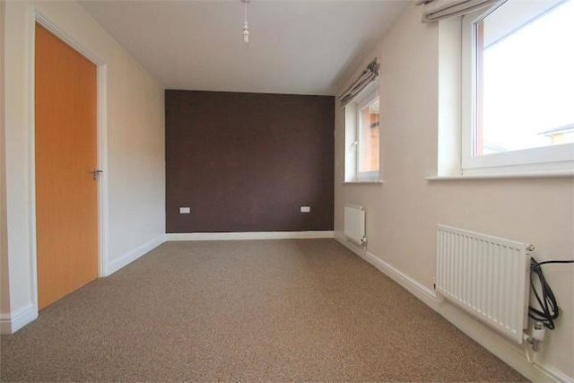  Image of 3 bedroom Terraced house to rent in Admiralty Close West Drayton UB7 at Admiralty Close, West Drayton, Middlesex UB7