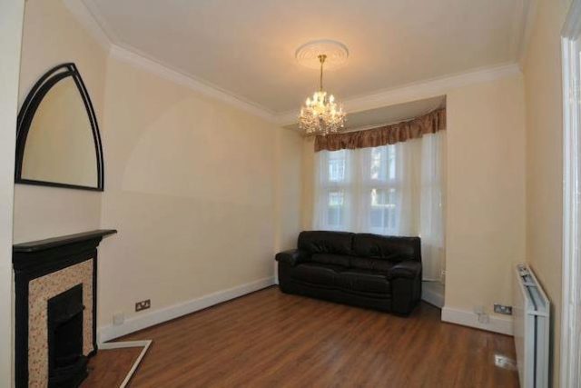  Image of 3 bedroom Terraced house to rent in Landseer Road Enfield EN1 at Landseer Road, Enfield, London EN1