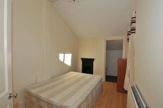  Image of 3 bedroom Terraced house to rent in Landseer Road Enfield EN1 at Landseer Road, Enfield, London EN1