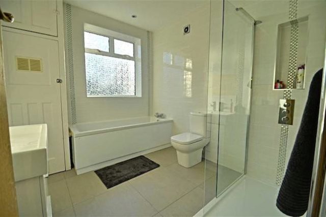  Image of 4 bedroom Semi-Detached house for sale in Kingsway Petts Wood Orpington BR5 at Kingsway, Petts Wood, Orpington BR5