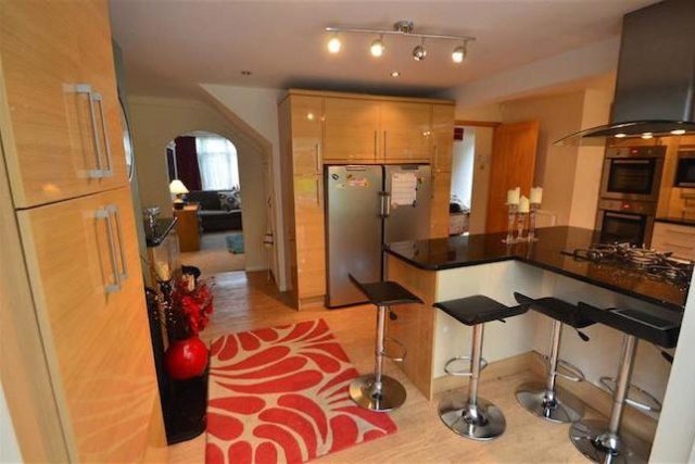  Image of 4 bedroom Semi-Detached house to rent in Shepperton Road Petts Wood Orpington BR5 at Shepperton Road, Petts Wood, Orpington BR5