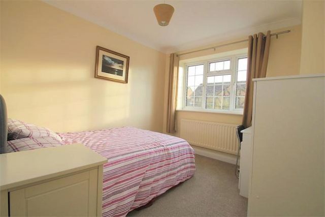  Image of 5 bedroom Detached house to rent in Earlsfield Holyport Maidenhead SL6 at Earlsfield, Holyport, Berkshire SL6