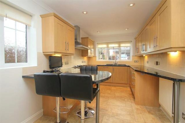  Image of 5 bedroom Detached house to rent in Earlsfield Holyport Maidenhead SL6 at Earlsfield, Holyport, Berkshire SL6
