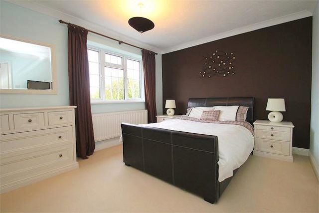  Image of 5 bedroom Detached house to rent in Earlsfield Holyport Maidenhead SL6 at Earlsfield, Holyport, Berkshire SL6