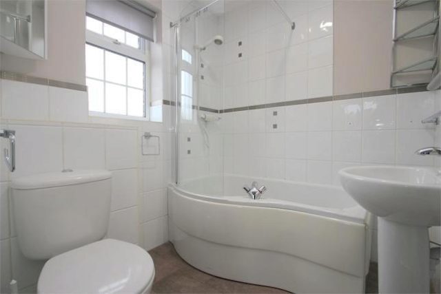  Image of 5 bedroom Detached house to rent in Earlsfield Holyport Maidenhead SL6 at Earlsfield, Holyport, Berkshire SL6