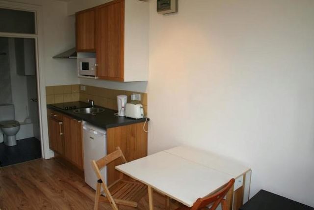 Image of Studio flat to rent in Finchley Road London NW3 at Finchley Road, London NW3