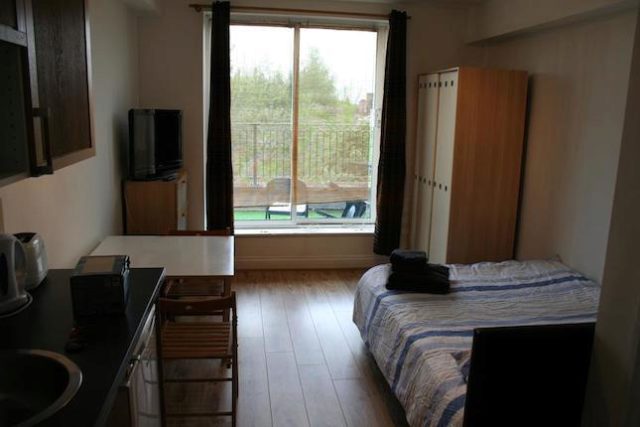  Image of Studio flat to rent in Finchley Road London NW3 at Finchley Road, London NW3