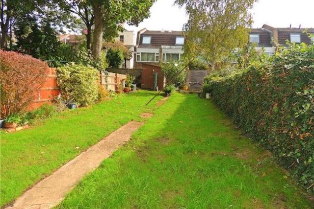  Image of 1 bedroom Flat to rent in Clyde Road Addiscombe Croydon CR0 at Clyde Road, Addiscombe, Croydon CR0