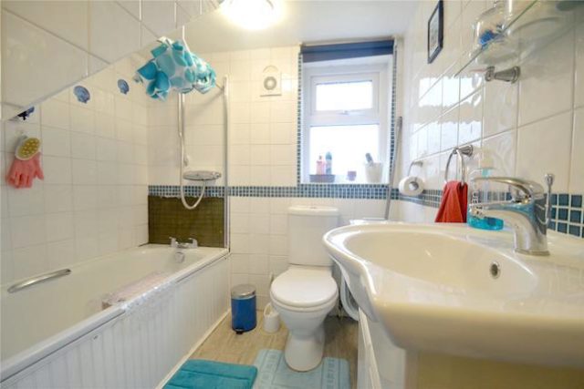  Image of 1 bedroom Flat to rent in Clyde Road Addiscombe Croydon CR0 at Clyde Road, Addiscombe, Croydon CR0