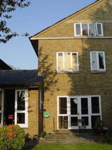  Image of 4 bedroom Town House to rent in Nightingale Way London E6 at Nightingale Way, London E6
