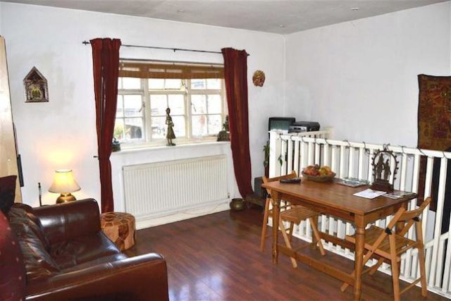  Image of 2 bedroom Maisonette to rent in Neale Close London N2 at Neale Close, Hampstead Garden Suburb, London N2