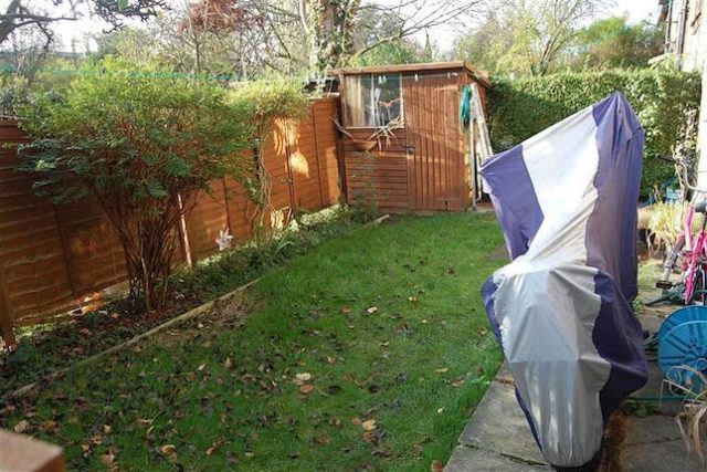  Image of 2 bedroom Maisonette to rent in Neale Close London N2 at Neale Close, Hampstead Garden Suburb, London N2