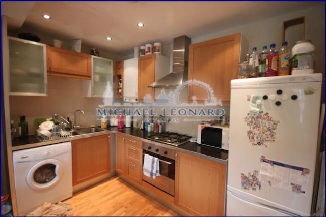  Image of 3 bedroom Flat to rent in Portnall Road London W9 at Portnall Rd, Queens Park W9