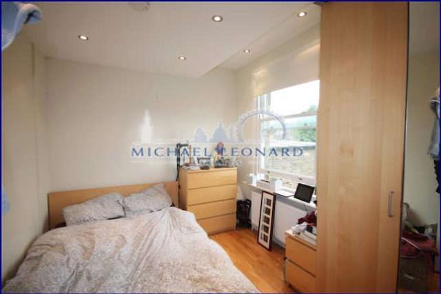  Image of 3 bedroom Flat to rent in Portnall Road London W9 at Portnall Rd, Queens Park W9