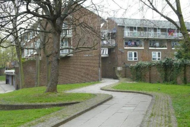  Image of 3 bedroom Flat to rent in Kildare Walk London E14 at Kildare Walk, Docklands E14