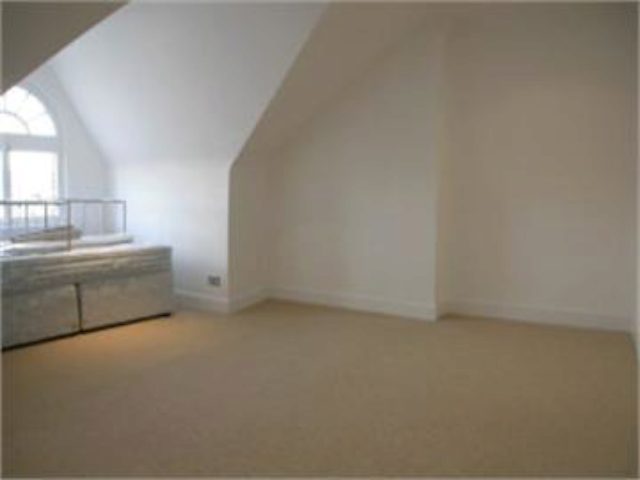  Image of 3 bedroom Maisonette to rent in Goldhurst Terrace London NW6 at Goldhurst Terrace, South Hampstead NW6