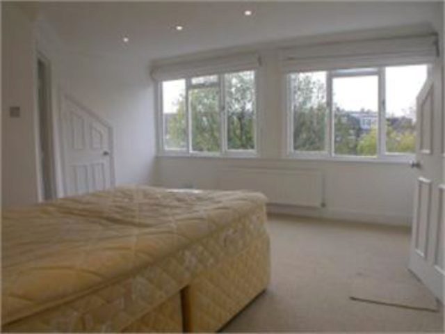  Image of 3 bedroom Maisonette to rent in Goldhurst Terrace London NW6 at Goldhurst Terrace, South Hampstead NW6