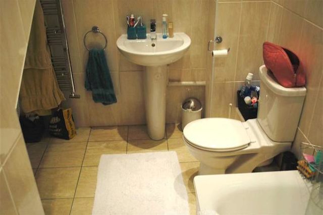  Image of Studio flat to rent in Finchley Road London NW11 at Finchley Road, Temple Fortune, London NW11