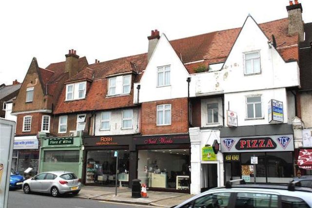  Image of Studio flat to rent in Finchley Road London NW11 at Finchley Road, Temple Fortune, London NW11