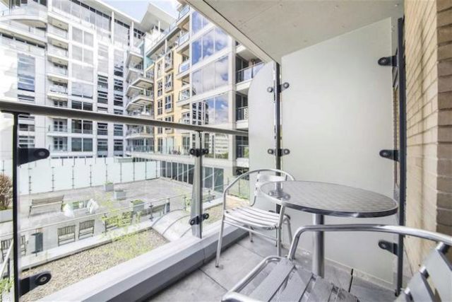  Image of 1 bedroom Flat for sale in Townmead Road London SW6 at Octavia House, Imperial Wharf, Fulham, London SW6