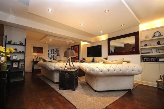  Image of 2 bedroom Cottage for sale in High Street Iver SL0 at High Street, Iver, Buckinghamshire SL0