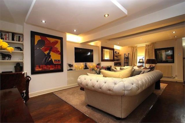  Image of 2 bedroom Cottage for sale in High Street Iver SL0 at High Street, Iver, Buckinghamshire SL0