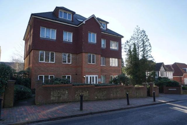  Image of 2 bedroom Flat for sale in Culverden Park Tunbridge Wells TN4 at Culverden Park, Tunbridge Wells TN4