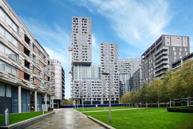  Image of 2 bedroom Flat for sale in Indescon Square London E14 at Greenwich Tower, Lincoln Plaza, Canary Wharf, London E14