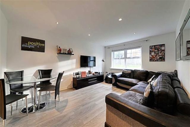  Image of 2 bedroom Flat for sale in Bressay Drive London NW7 at Bressay Drive, Mill Hill, London NW7