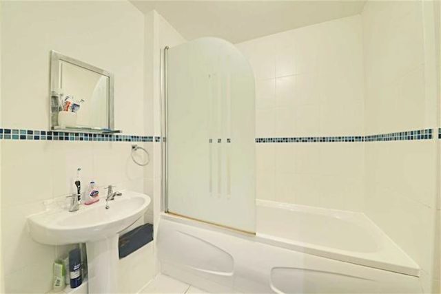  Image of 2 bedroom Flat for sale in Bressay Drive London NW7 at Bressay Drive, Mill Hill, London NW7