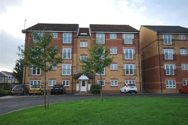  Image of 2 bedroom Flat for sale in Everside Close Walkden Manchester M28 at Everside Close, Walkden, Manchester M28
