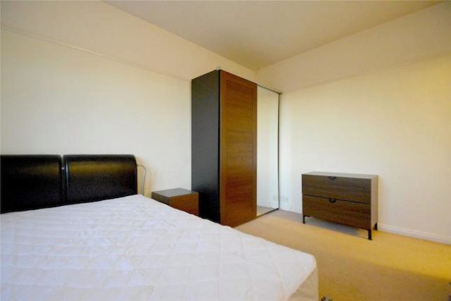  Image of 2 bedroom Flat to rent in Addiscombe Road Croydon CR0 at Cecil Court, Addiscombe Road, East Croydon CR0