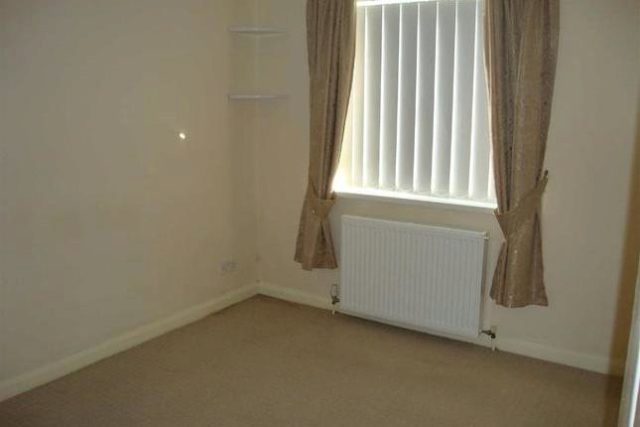  Image of 2 bedroom Flat to rent in East Street Pontypridd CF37 at East Street, Pontypridd CF37