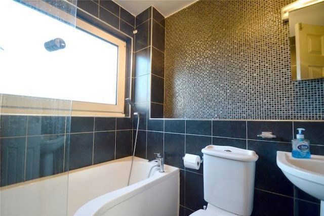  Image of 2 bedroom Maisonette to rent in Turnpike Link Croydon CR0 at Turnpike Link, Croydon CR0