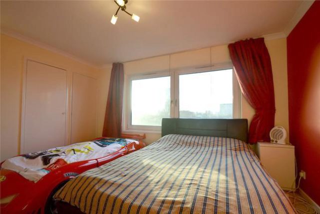  Image of 2 bedroom Maisonette to rent in Turnpike Link Croydon CR0 at Turnpike Link, Croydon CR0