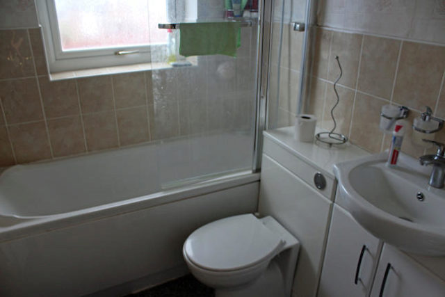  Image of 2 bedroom Semi-Detached house to rent in Wellington Road Oldham OL8 at Wellington Road, Oldham OL8