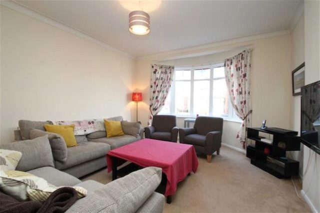  Image of 3 bedroom Semi-Detached house to rent in Felhampton Road London SE9 at Felhampton Road, New Eltham, London SE9