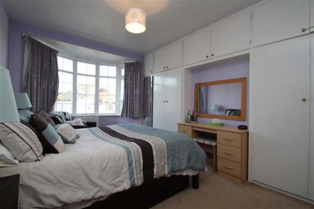  Image of 3 bedroom Semi-Detached house to rent in Felhampton Road London SE9 at Felhampton Road, New Eltham, London SE9